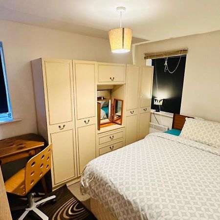 The Right Place. A Fabulous/Cozy Double Room Лондон Екстериор снимка